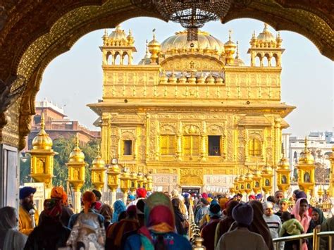9 Beautiful Gurudwaras In India Where You Get The Yummiest Langar Tripoto