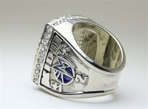 Check out awesome dallas mavericks rings at a real bargain. 2011 Dallas Mavericks National Bakstball Championship Ring ...
