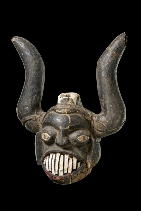 Old Mask With Horns Auctionhouse Zemanek Münster Ancient Art
