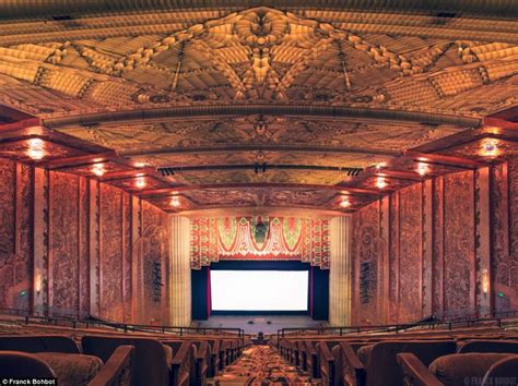 A Flick Back To The Hollywoods Golden Age Inside Us 1930s Theatres