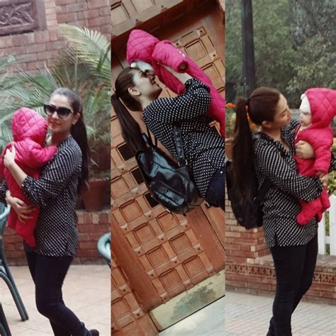 Ayeza Khan Spending Time With Her Daughter Candid Shots Stylepk