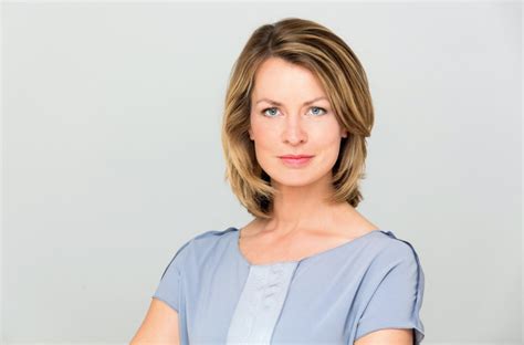 Am samstag erwartet den fußballfan künftig ein neues gesicht. Sportschau-Moderatorin: Jessy Wellmer ist Journalistin des Jahres