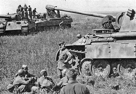 German Panther Tanks At Kursk 1943