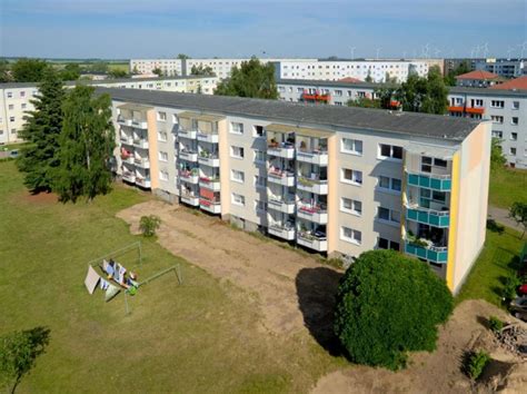 Genossenschaftliches wohnen seit 65 jahren: Wohnungen - Wohnungsgenossenschaft Wolgast eG