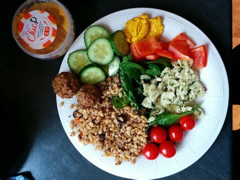 Mix 3 tbsp yogurt and coriander into the vegetables and plate up with the couscous. mediterranean quinoa aldi syns