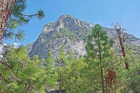 Sierra Nevada Mountain Peaks In Kings Canyon National Park California