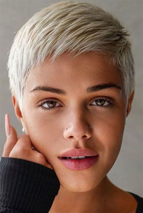 40 Best Pixie Haircuts And Hairstyles For Any Hair Type Platinum Short