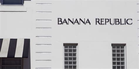 Run, Don't Walk To Banana Republic's Black Friday Sale | HuffPost