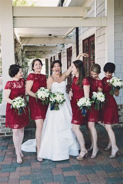 Fasciato in vita con cintura tono su tono. 18 Burgundy Bridesmaid Dresses For Your Girls | Wedding ...