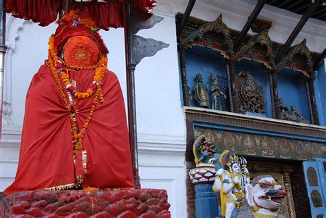 kathmandu durbar square 06 03 hanuman statue and entrance gate