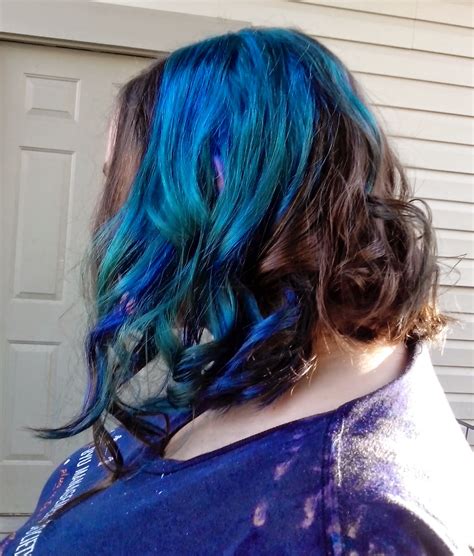 Coloring pubic and armpit hair is increasingly becoming a fashion statement as well as a trend. Second Chance Rejects: Blue dye fun... with HAIR