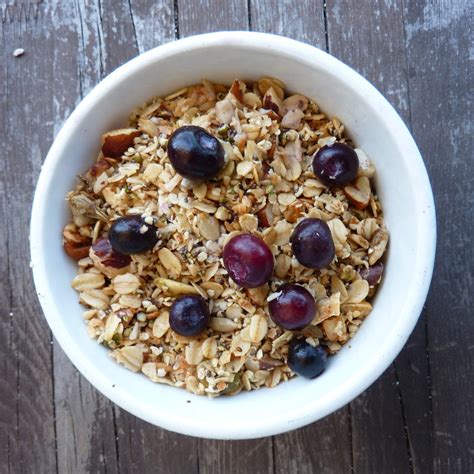 In a second bowl, pour the granola. @michelledwyer Low-sugar Healthy Homemade Granola Recipe ...