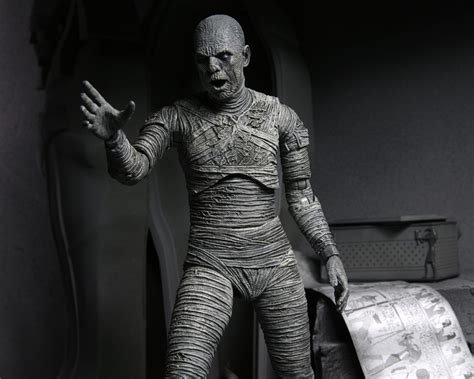 Universal Monsters 7″ Scale Action Figure Ultimate Mummy Black