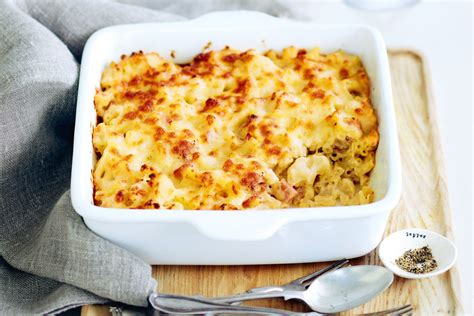 Whenever we are not sure what to cook for dinner in our house, we turn to gordon ramsay's youtube channel. Gordon Ramsay Macaroni Cheese and Cauliflower Bake Recipe