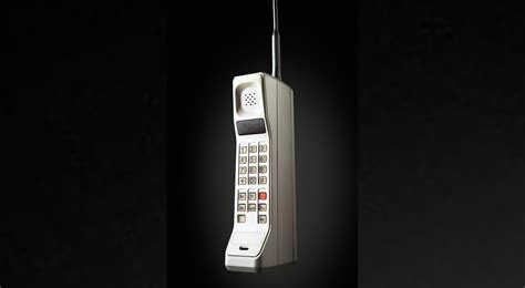 Motorola Dynatac 8000x El Primer Teléfono Móvil De La Historia Cumple