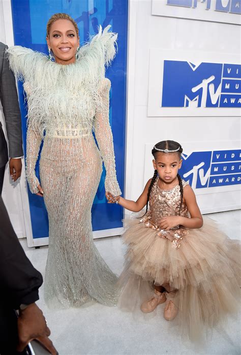 You Have to See How Beyoncé and Blue Ivy Just Owned the MTV VMA Red Carpet Glamour