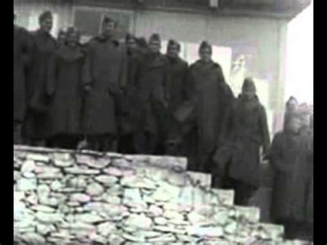 Επιτελώντας το ετήσιο προσκύνημά του στη μακρόνησο, ο σεβασμιώτατος κ. ERT archives:"Εκλογές"(αστείο) στη Μακρόνησο 1950-Στ ...