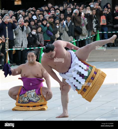 Jan 6 2011 Tokyo Japan Yokozuna Sumo Grand Champion Hakuho R Performs The Ring