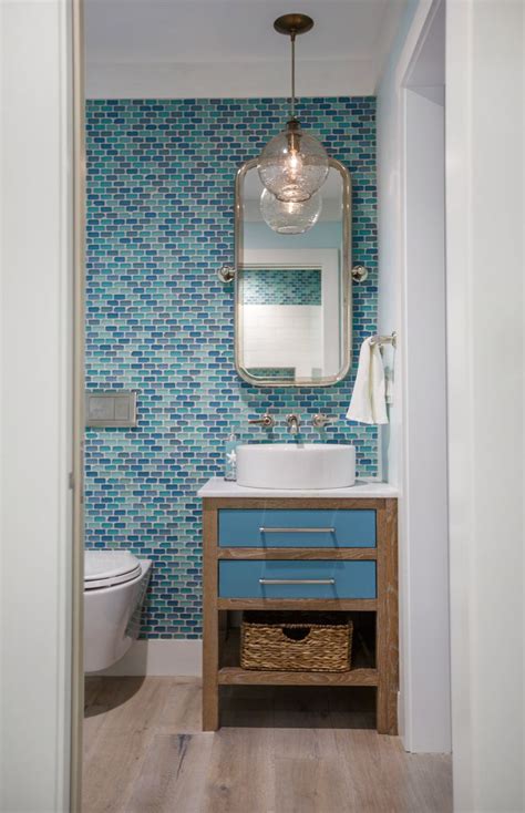 Using colours, textures, and images from the beach you can give your for instance, fill a glass jar with small shells and pebbles from the beach. 20 Beach Bathroom Decor Ideas - Beach Themed Bathroom ...