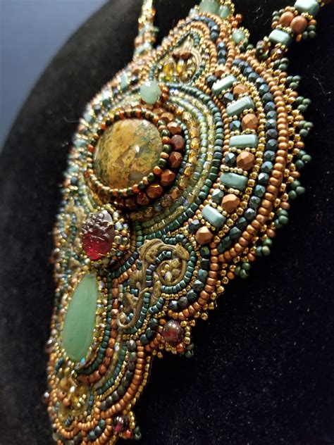 Kiowa Rose Beads Details Seed Bead Jewelry Jewelry Art Beaded Jewelry