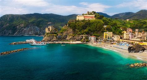 Sunny day in Monterosso, Cinque Terre, Italy - HDRshooter