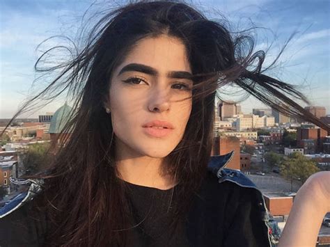 Girl Bullied For Having Extremely Think Eyebrows Lands A Massive