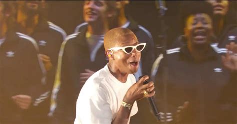 Pharrell Williams Sings Happy