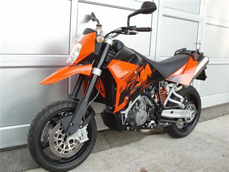 The most accurate ktm 950 supermoto mpg estimates based on real world results of 54 thousand miles driven in 15 ktm 950 supermotos. Motorrad Occasion kaufen KTM 950 Supermoto Neufahrzeug ...
