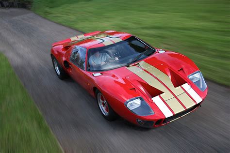 Superformance Reminds Us That Ford Gt40 Evocations Exist They Are