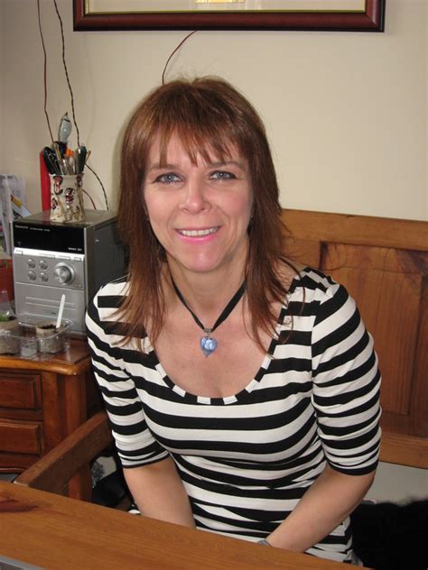 helen65d9cb 56 from belfast is a mature woman looking for a sex date