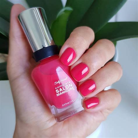 Laky na nechty sally hansen. Laky Sally Hansen