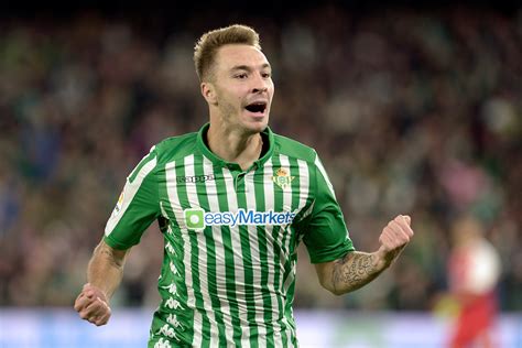 The team plays in the liga acb. Betis, Emerson e Loren Moron i 'ragazzi italiani' pronti per la Serie A
