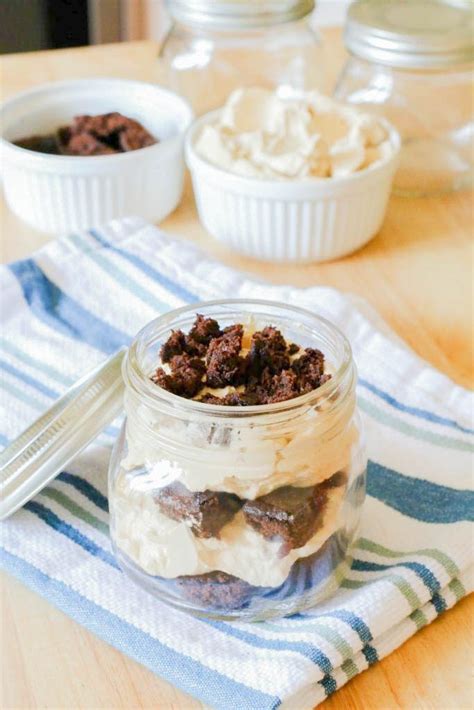 This Easy Mocha Brownie Trifle Is The Perfect Easy Dessert For All Chocolate And Coffee Lovers