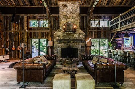 This Converted Barn Might Be The Coolest Man Cave We Have Ever Seen 11 Photos Man Cave Home