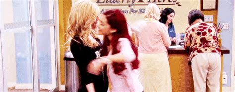 Sam And Cat Kiss Life After Nickelodeon Jennette Mccurdy Grows Up