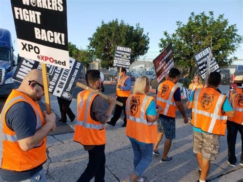 La Long Beach Port Drivers And Warehouse Workers Launch Strike