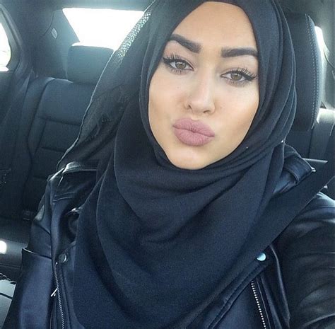 Pin By Sudejsah On Foto Beautiful Muslim Women Arab Girls Hijab Beautiful Arab Women