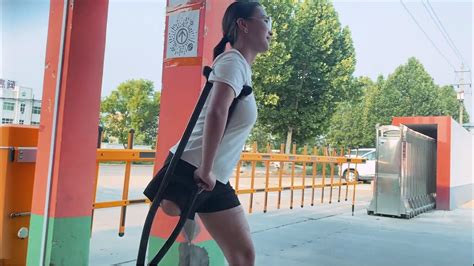 Rak Amputee One Leg Girl Crutching To Work Youtube