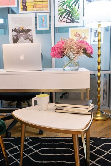 Soho is usually characterised as being a small low in each the dimensions of the office area and range of staff. Small Work Office Decorating Ideas: Feminine and Glam Office Makeover in 2020 | Chic office ...