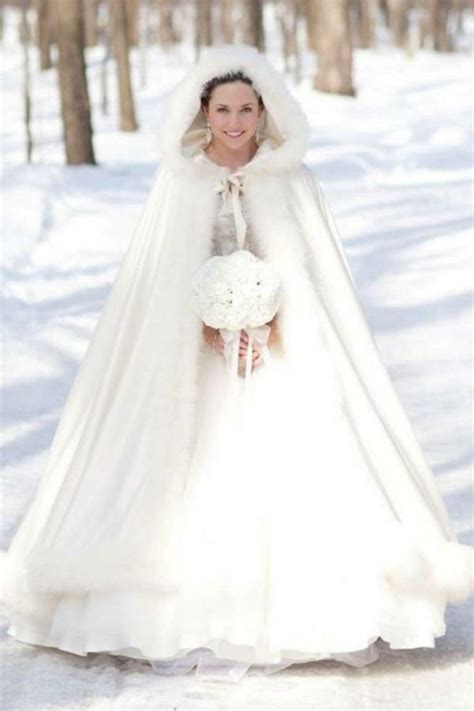 Awesome Wedding Coats For Winter Brides Best 23 Pictures Wedding