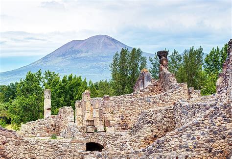 How tall is mount vesuvius? When Did Mount Vesuvius Erupt? - WorldAtlas