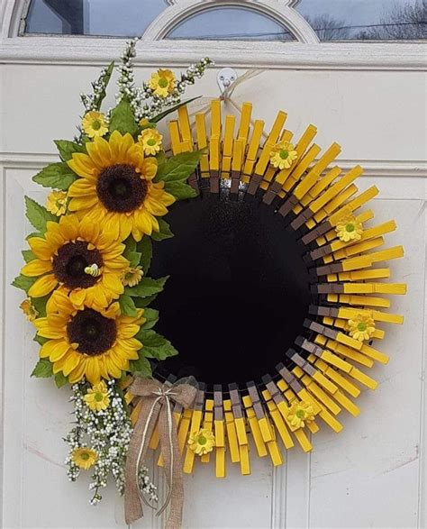 Pin By Donita Music Griffin On Stuff To Try Sunflower Wreath Diy