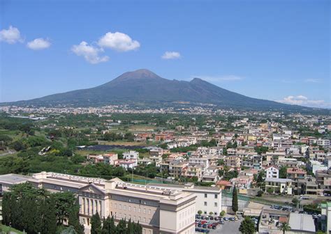 Filecampanile Pompei 08 Vs Vesuvio Wikimedia Commons