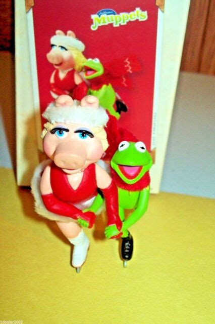 Hallmark On Frozen Pond Kermit The Frog Miss Piggy Muppets 2003