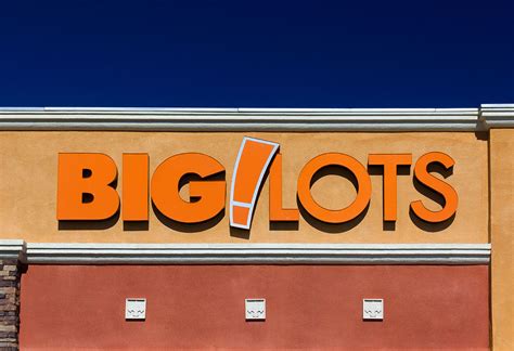 Clarksville Big Lots Celebrates Grand Re Opening