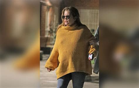 Disheveled Lisa Marie Presley Stumbles Leaving Medical Facility Amid