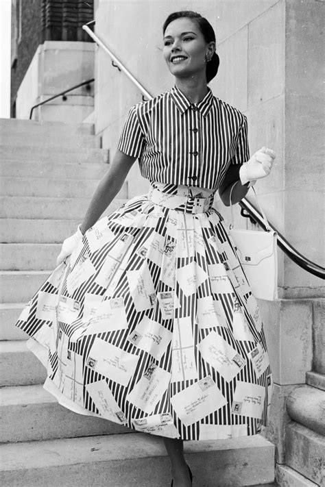 The Best Fashion Photos From The 1950s Fashion Trend Inspiration 1950 Fashion Retro Fashion