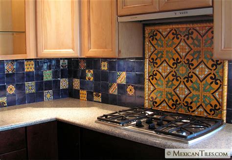 Kitchen Backsplash With Decorative Mural Using