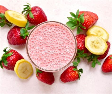 Easy Homemade Strawberry Banana Milkshake Recipe