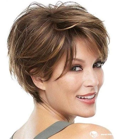 26 Short Hairstyles For Round Faces Over 40 Hairstyle Catalog